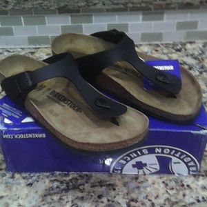 NEW BIRKENSTOCK GIZEH BLACK SZ 40 Regular